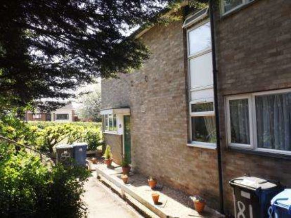 2 Bedroom End of Ter...
